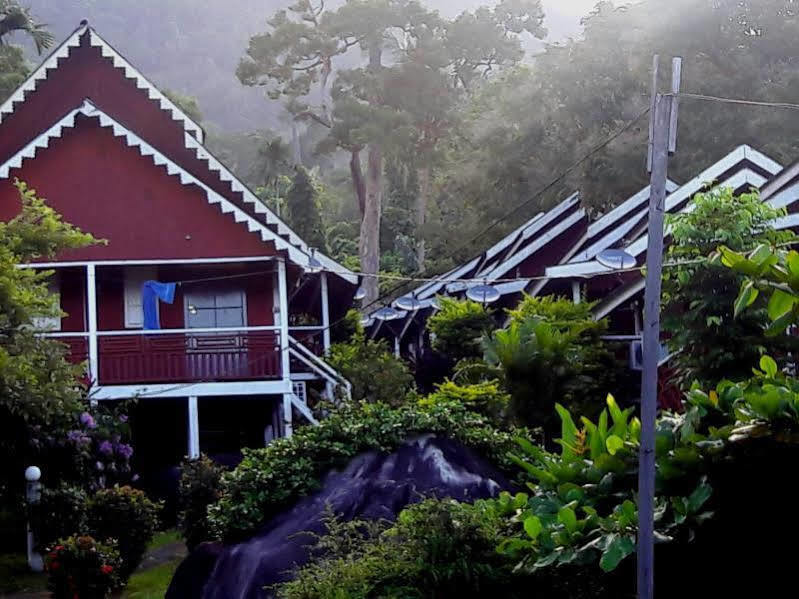 Marina Bay Resort y Restaurante Kampung Genting Exterior foto